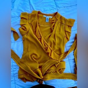 Light bobby wrap top